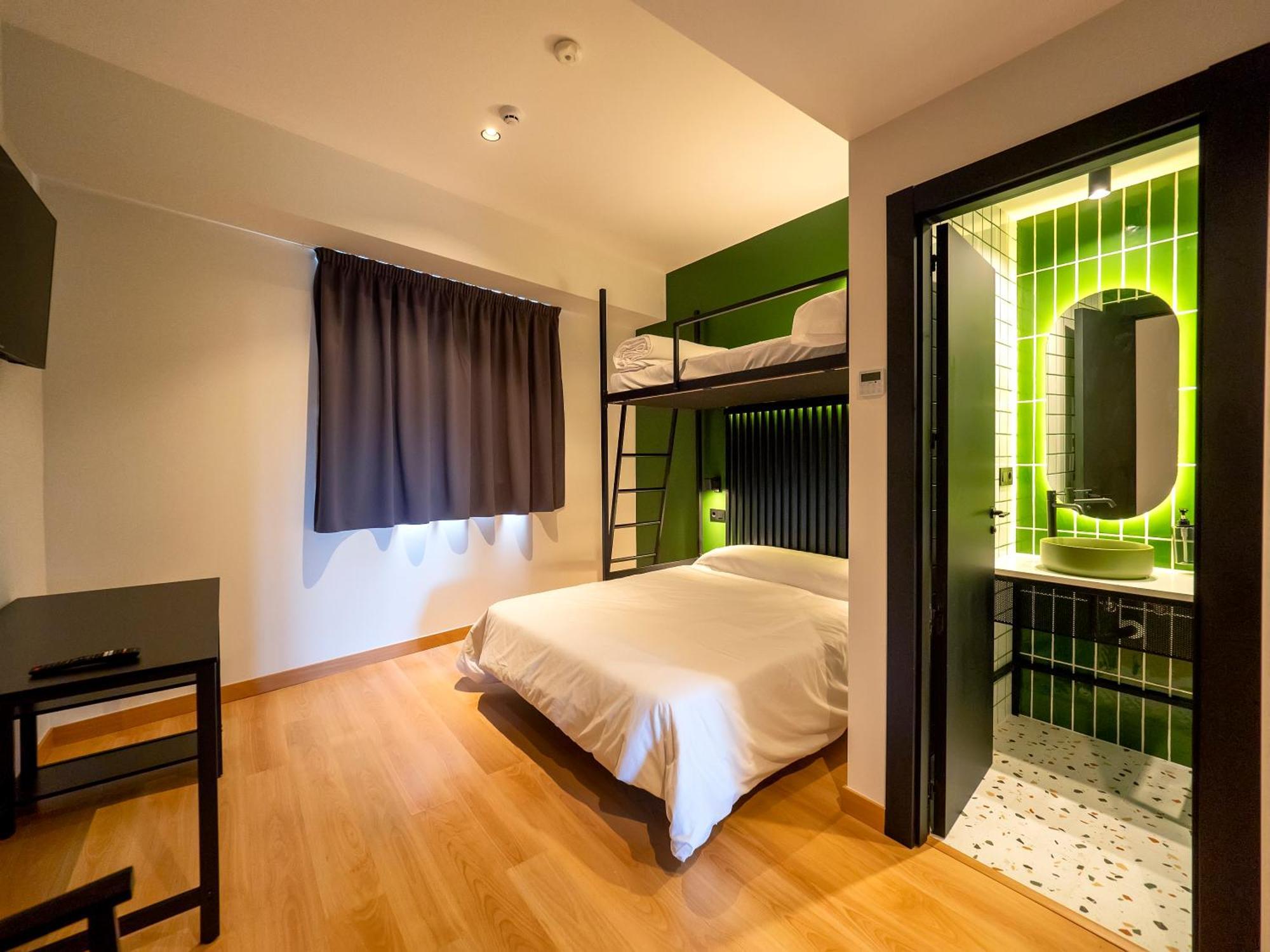 Wonder Hostel Toledo Esterno foto