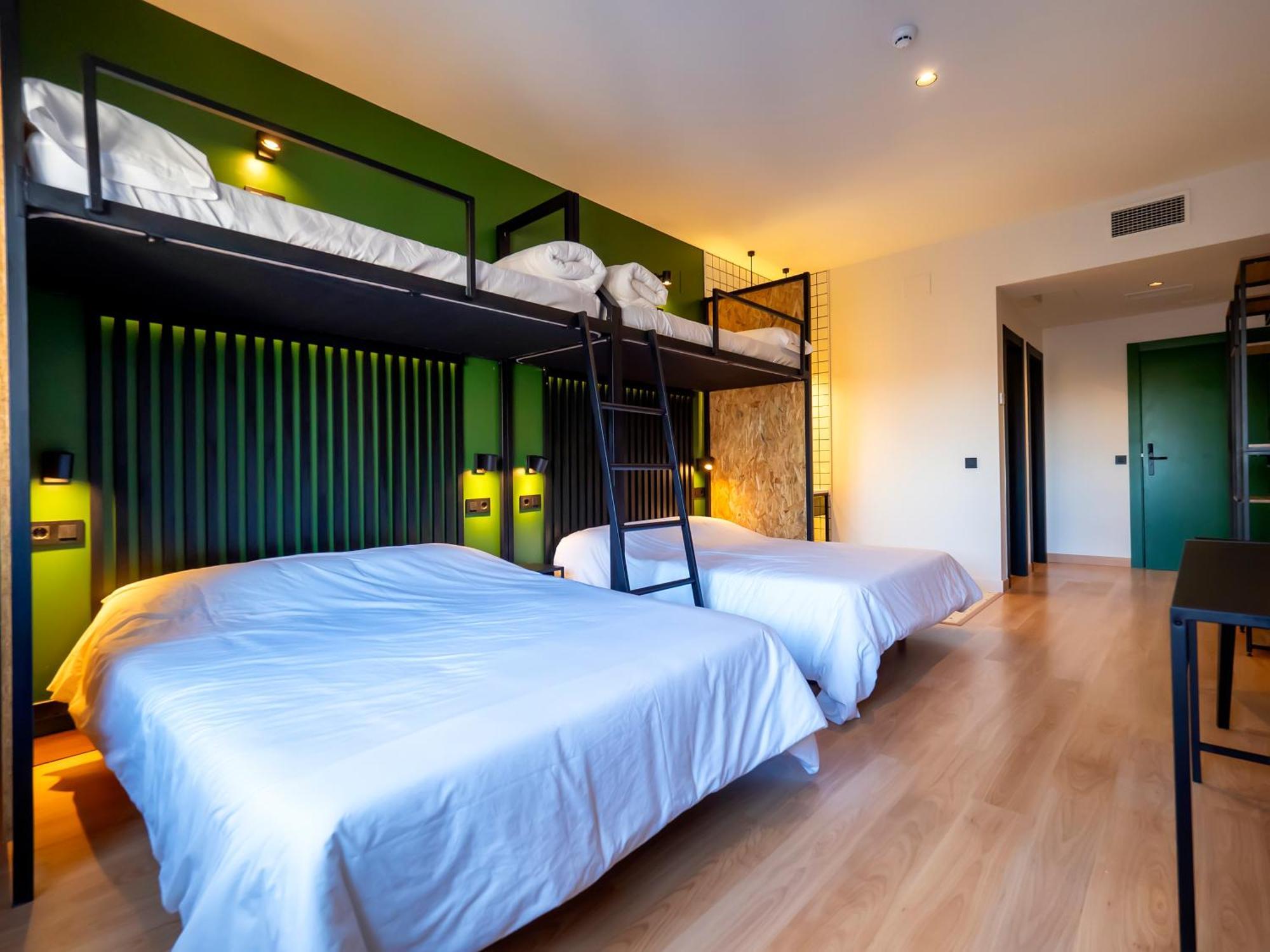 Wonder Hostel Toledo Esterno foto